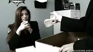 سكس استرالي سيدة اعمال المثيرة تمارس الجنس مع عملائها