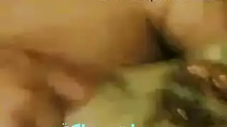 شرموطة لبنانية تتناك في طيزها وتضحك