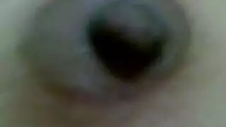 الجنس عبر الهاتف النابض الساخن له متعة مع اثنين من الأزرار أمام والدها