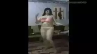 مومس جسمها فاجر واحلى منيكه ولبونه وهيجان