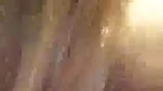 مفلس وقحة تناول نائب الرئيس في الفم المفتوح.