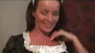 الجبهة ذات الشعر الداكن تريد الخشب