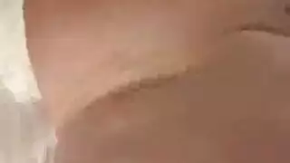 أمي وابن سخيف