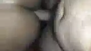 انتشر الحمار الجيد عن طريق إغواء صديقها.