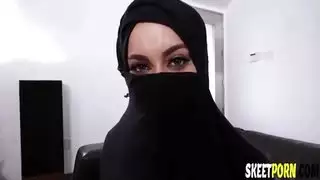 فيكتوريا يونيو باللغة العربية هوتي رغباتها الجنسية