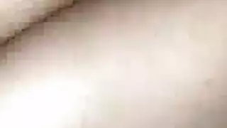الفتاة التي تمارس الجنس لا تمانع إذا كان أفضل صديق لها قد يمارس الجنس مع عقولها