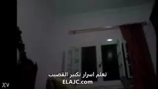 مثير عربي يتحدث ومذابح مع الصبي السعودي الديك الكبير