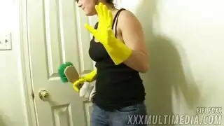الأم تعلم ابنها المصارعة وينيكها