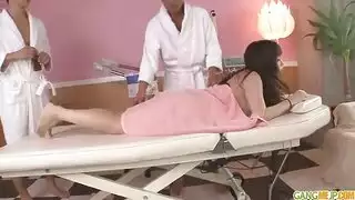 ممارسة الجنس مع اللسان ضخمة
