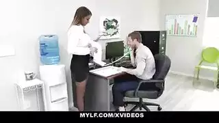 إذا كنت تدفع لها فسوف تمارس الجنس الجميل