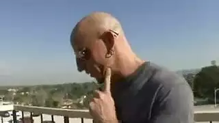 يغري بنت صاحبه و يلحس كسها في بيته ويمتعها باجمل سكس