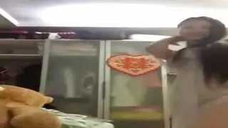 بنت كورية بتعرض نفسها علي الكاميرا