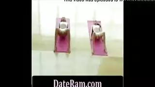 شقيقات نيهار كتكوت مص على هندريكس