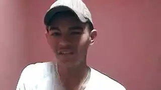 زوج يرضع من ثدي زوجته ساخن سكس