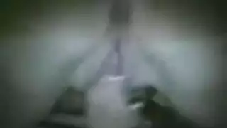 فاتح للشهية الآسيوية فاتنة الملاعين رجل في الحمام