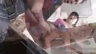 يضع كل نظيره الاميركي ديك في الحمار الصغير