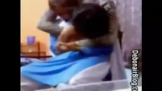 كلية البنات بذيئة في الحزب ينتهي باللعنة
