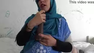 زوجة الديوث العرب الجزائري الساخنة تعيش في فرنسا
