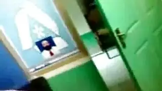 محجبة ماليزية تمص زبر زميلها وتتناك