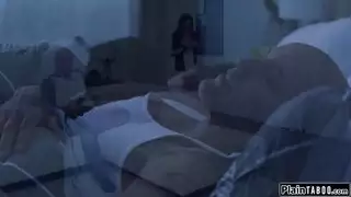 كيفية فرك مهبلك بوسادة