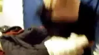 ناضجة شقراء يظهر قبالة بوسها شعر على كاميرا ويب