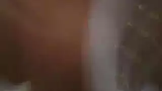 الشاب الألماني الوسيم ينتشر ثم يجلس على الوجه
