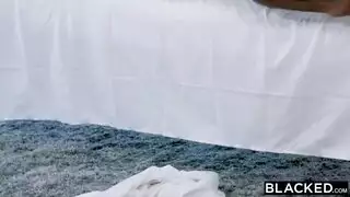 الحمار الكبير مارس الجنس من قبل رجل أسود منحرف