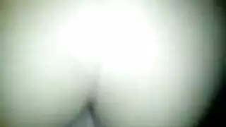 سيدة شابة تفعل فتاة.