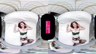 إنها تستمني لأنك تحب أن تراها هكذا