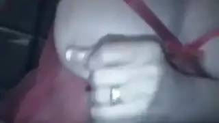 الملابس الداخلية الحمراء صنم وقحة مارس الجنس في القطار