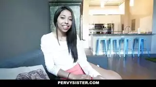 اللسان على خلسة من عاهرة شابة