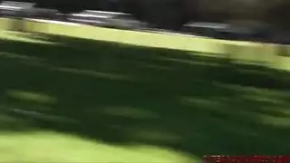 الابنة الشقراء تمص زب زوج أمها الغليظ وتركب عليه