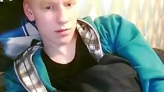 جمال في سن المراهقة يلعب مع كس