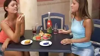 سحاقيات بصورة عاهرة قذرة تقاسم أرنب كبير دونغ