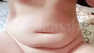 السمين الهواة العربي يحصل عارية تظهر ثديها الكبير وجمل الشعر