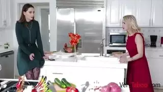 تحكم الأسرة في تركيا عيد الشكر &