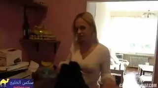 تركب الزب و تتنطط علية - سكس دياثة