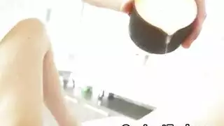 رائع مربية عارية شقراء يحصل عارية تماما
