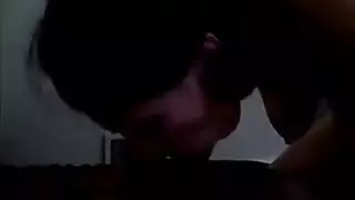 الحوت يئن وقذف من خلال حبرها