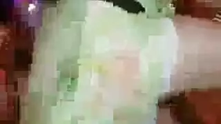 رقص منزلي عربي مثير بلباس نوم شفاف