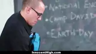 طالب ممارسة الجنس مع المعلم