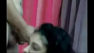 فتاة ازرية تمص قضيب امريكي