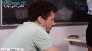 الطالب الممحون ينيك المعلمة بعنف سكس طلاب مترجم