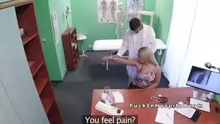 غنيمة كبيرة في سن المراهقة ركوب الديك الأب.