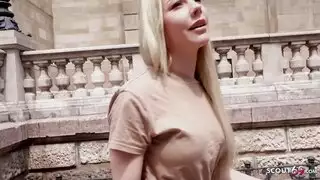 السيدة الشابة المثالية التي لم تتعب من الديك