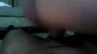 كذاب فاتنة مص ديك ضخمة على الشاطئ.