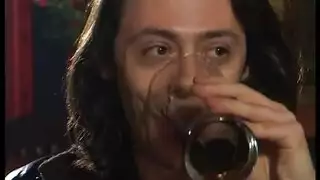 تم القبض على الطاهي في الليل من قبل رجلين برأس كس