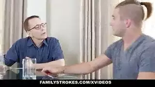 الصبي الصغير مارس الجنس من قبل امرأة جبهة مورو