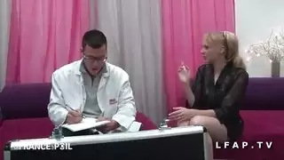 يتطلب خدمة (خدمة مكالمات الطوارئ) لمساعدتها على اختراق بئر الشرج