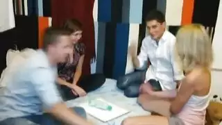 شابين وبنتين سكس ونيك تبادل